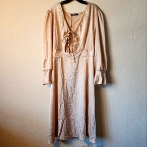 Boohoo gold satin long sleeve Keyhole midi dress sz 20 stretchy EUC Sexy party
